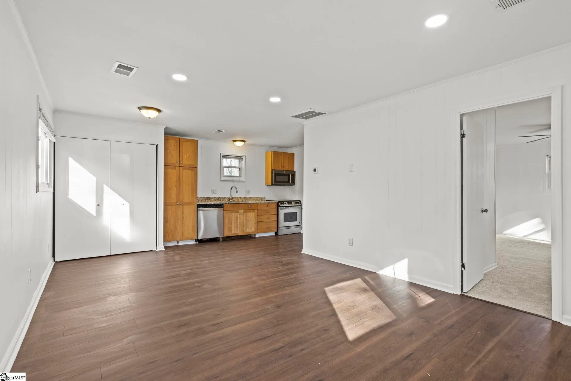 Property image 3 at 38 Kimbell Court, Greenville, SC 29617