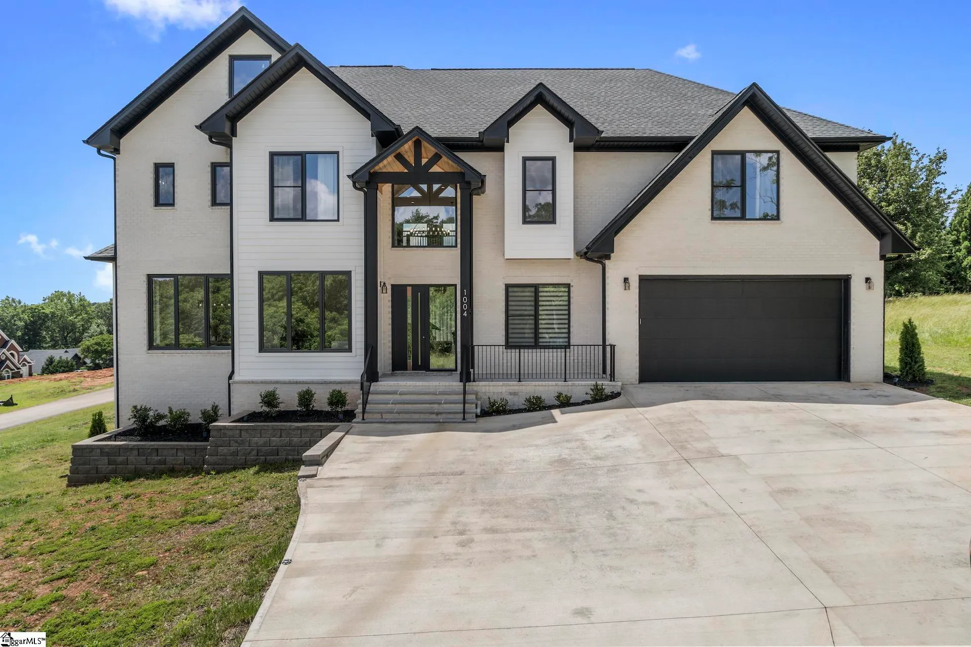 1004 Fallon Lane