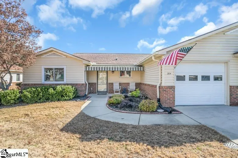 204 Lakeside Circle