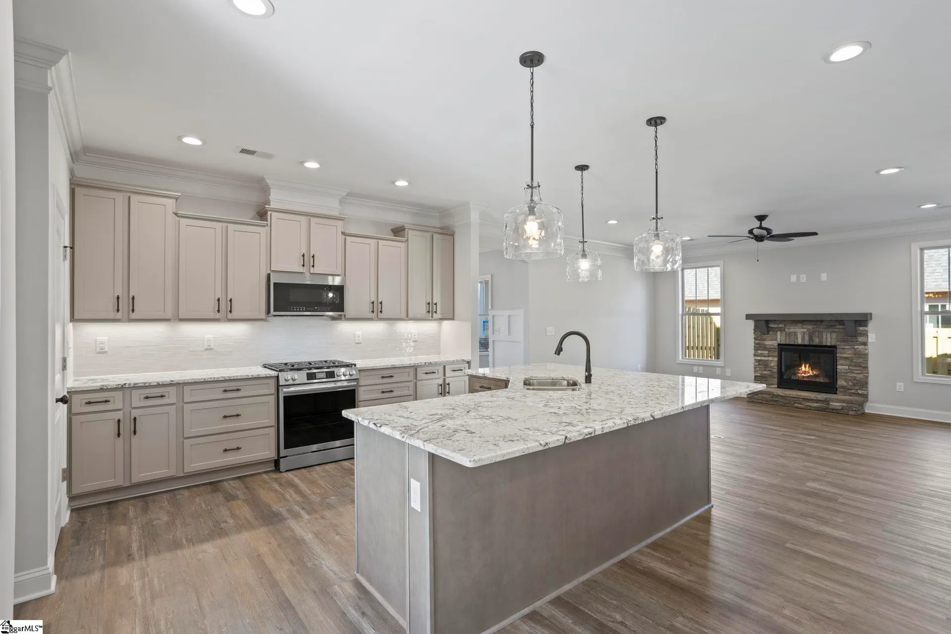 Property image 2 at 100 Ainsworth Street, Greenville, SC 29607