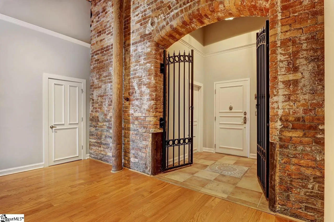 Property image 4 at 400 Mills Avenue, Greenville, SC 29605