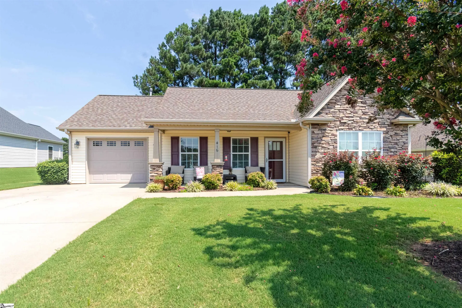 Ashlan Village, Lyman Community