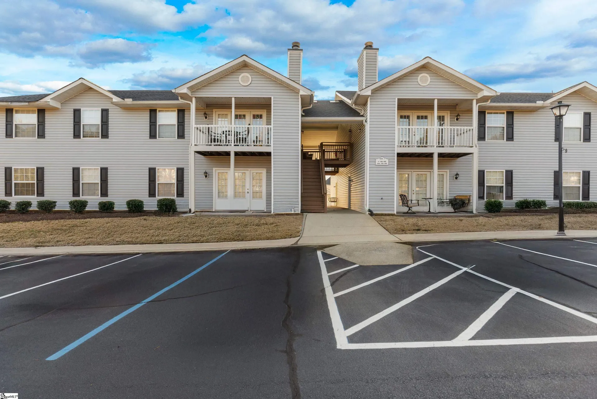 Pelham Square, Greer Community
