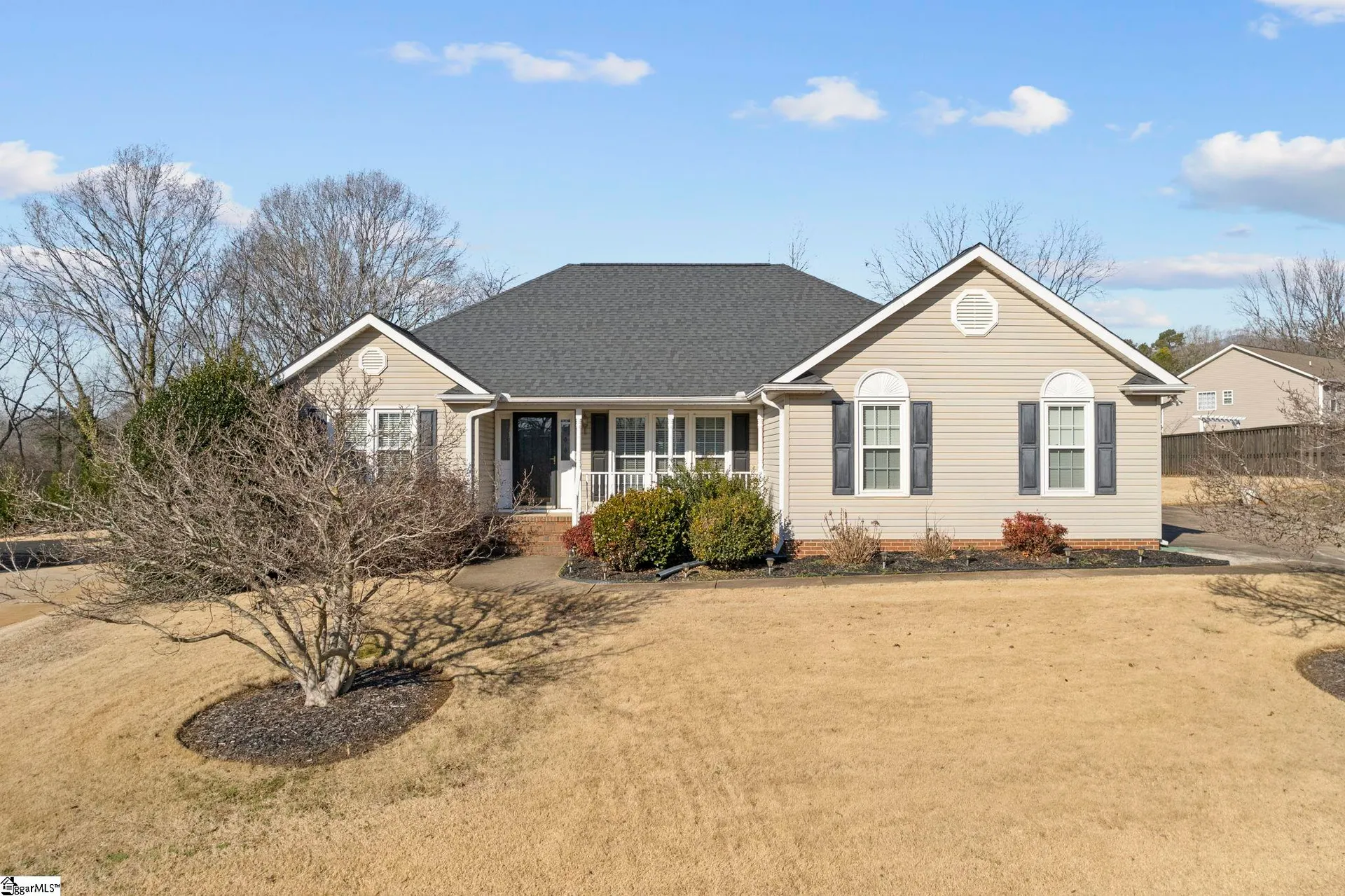 106 Oak Wind Circle