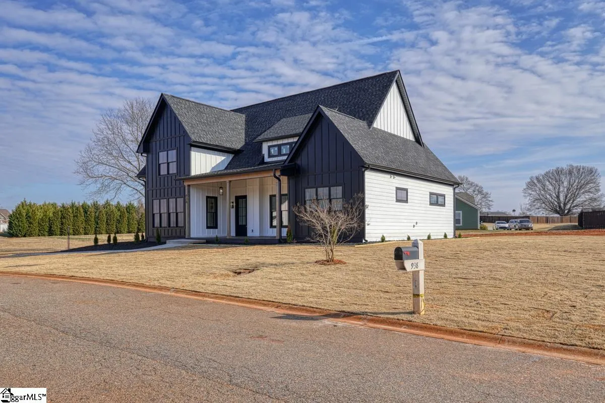Property image 3 at 938 Benchmark Drive, Wellford, SC 29385
