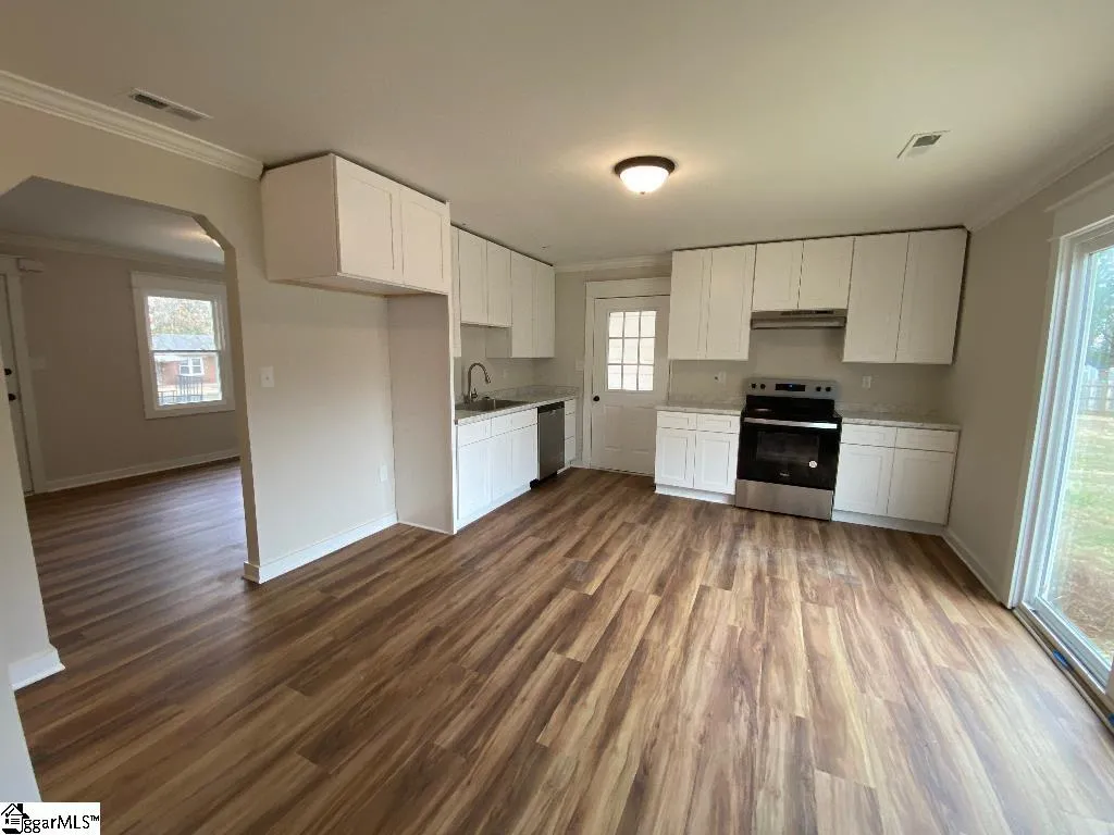 Property image 3 at 407 Chesley Drive, Simpsonville, SC 29680