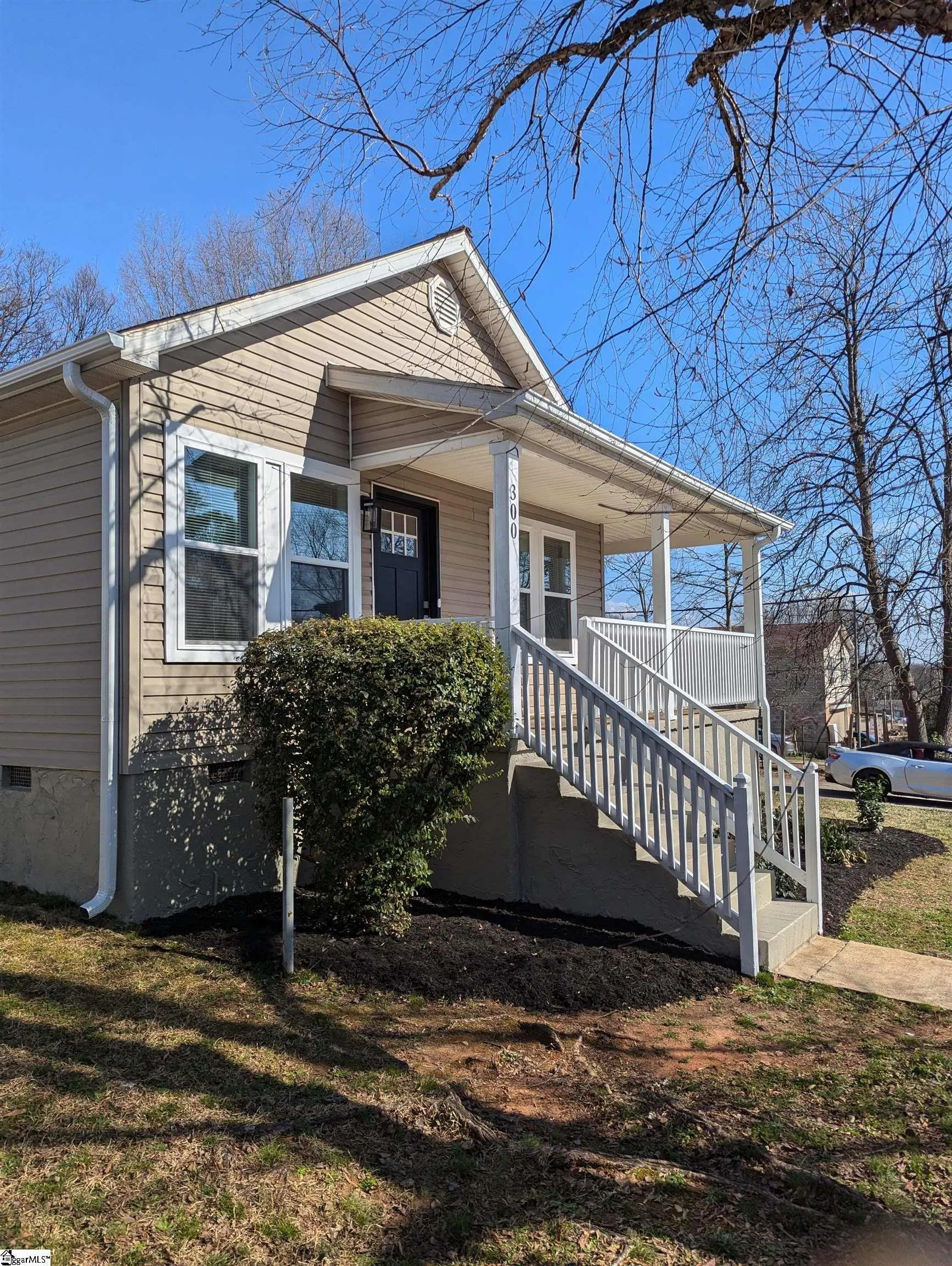 Property image 2 at 300 Honour Street, Greenville, SC 29611