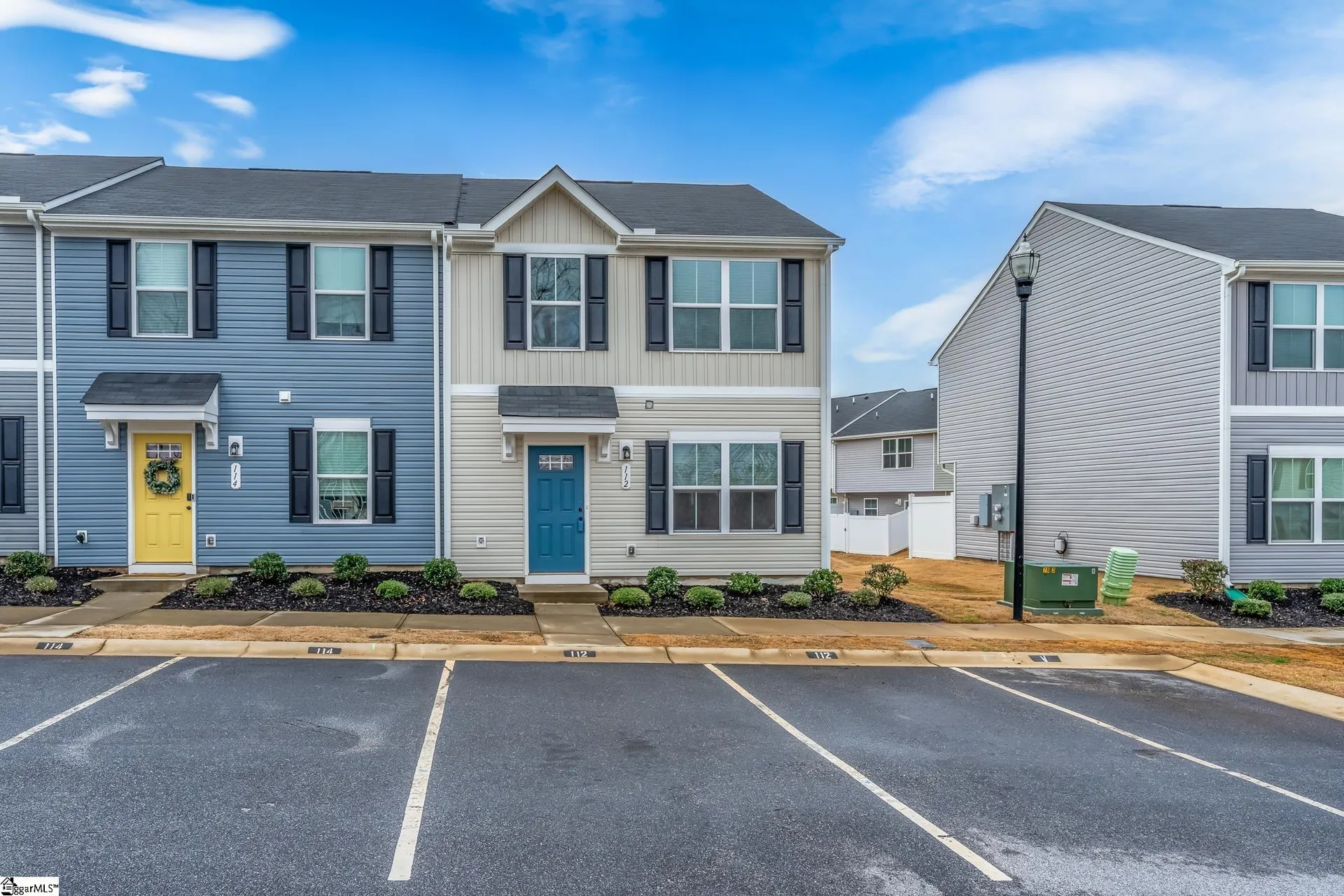 112 Forthside Way