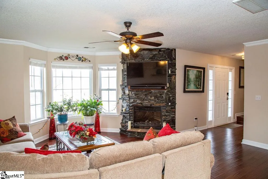 Property image 5 at 204 Hickory Rock Lane, Greer, SC 29651
