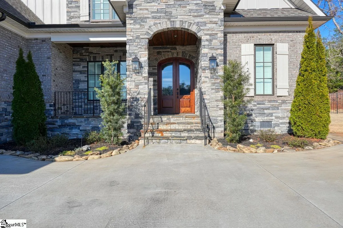 Property image 3 at 126 Chestnut Pond Lane, Simpsonville, SC 29681