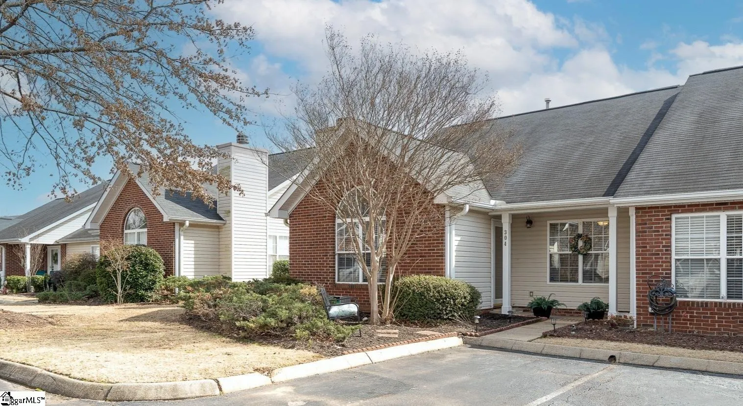Property image 2 at 304 Woodruff Park Lane, Simpsonville, SC 29681