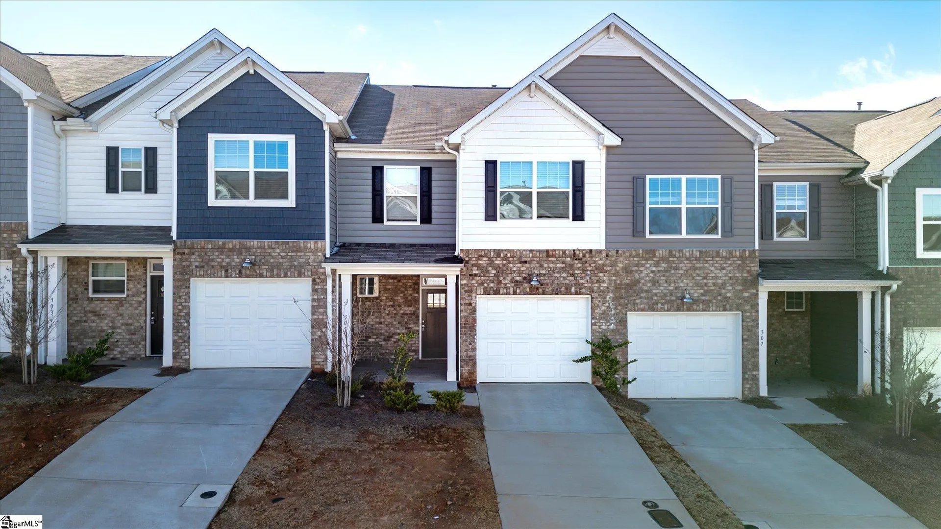 305 E Compass Way