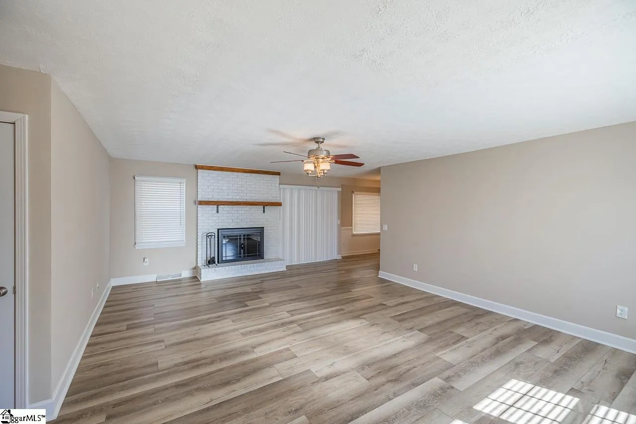 Property image 3 at 905 Brentwood Way, Simpsonville, SC 29680