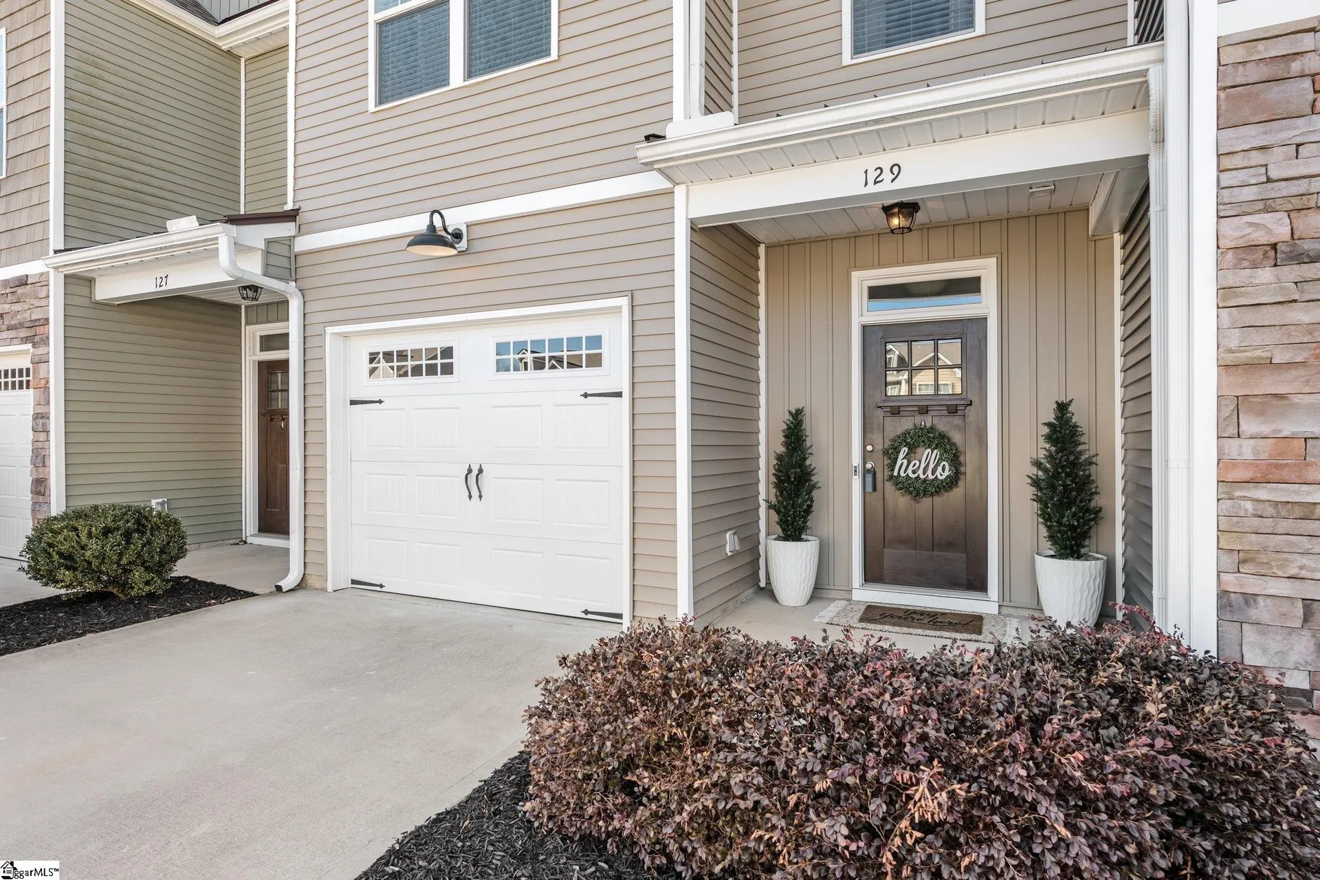 Raven Hills, Piedmont Community