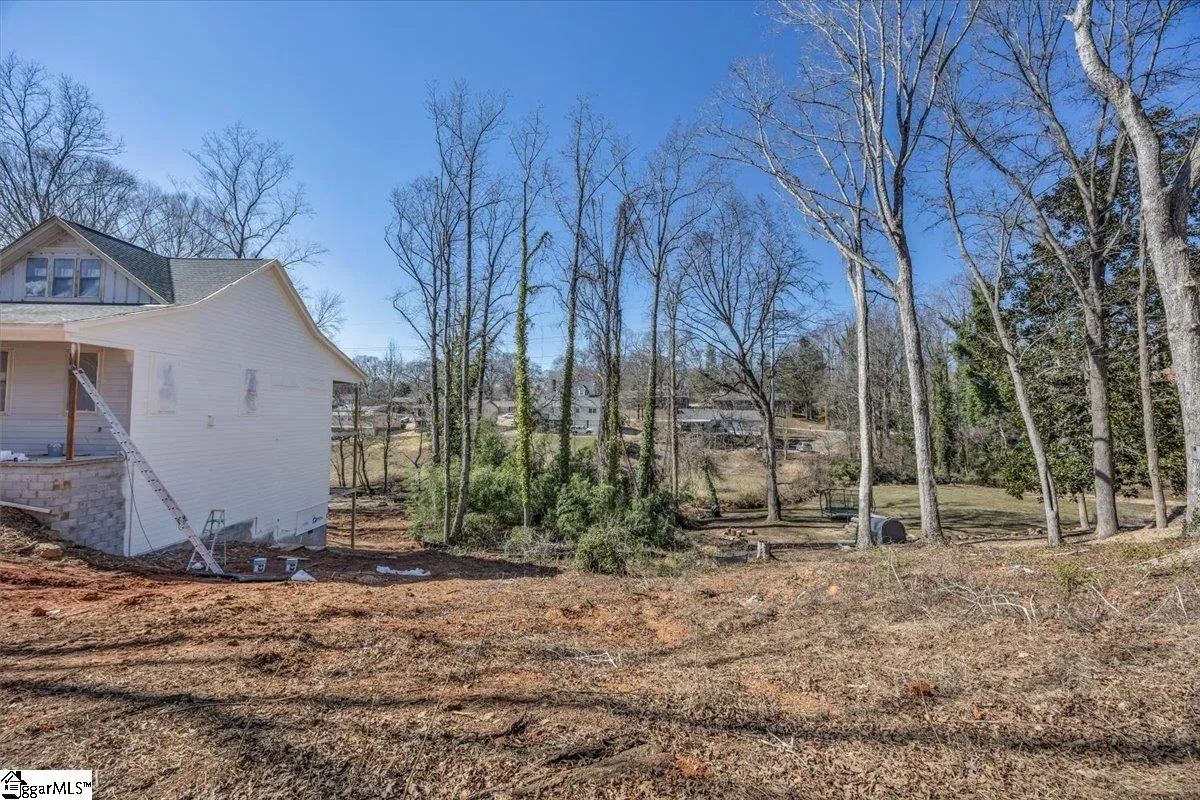 Property image 2 at 31 Arbutus Trail, Greenville, SC 29607