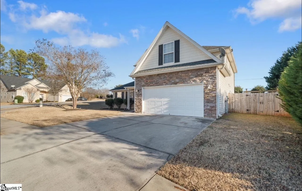 Property image 3 at 101 Oakboro Lane, Simpsonville, SC 29680