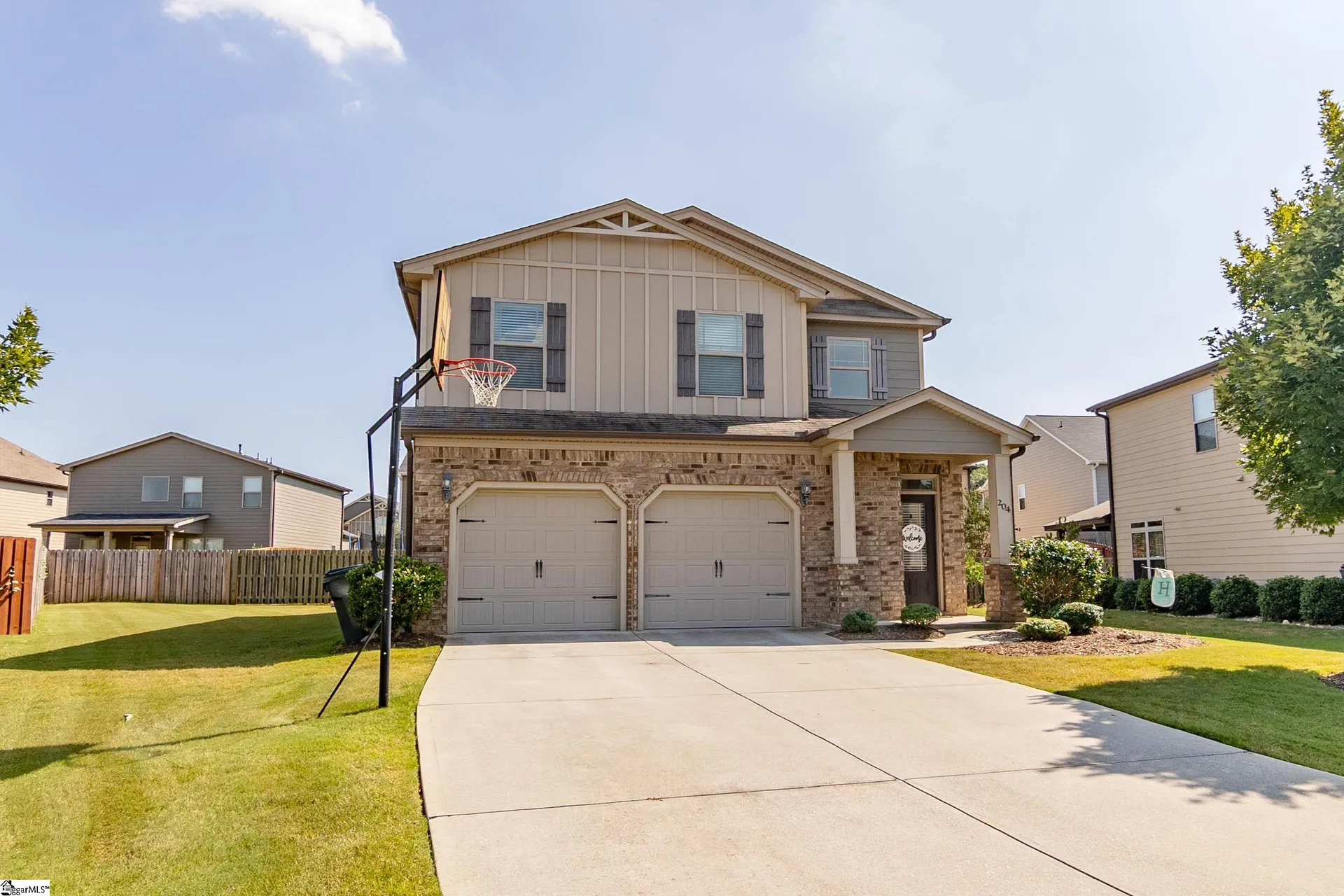 Property image 2 at 204 E Deer Drive, Greenville, SC 29611
