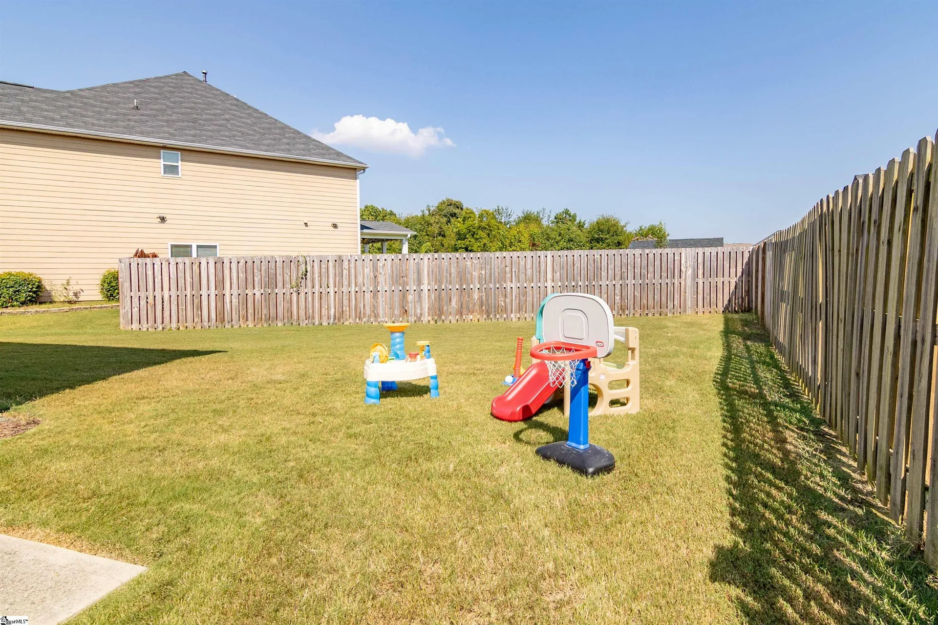 Property image 5 at 204 E Deer Drive, Greenville, SC 29611