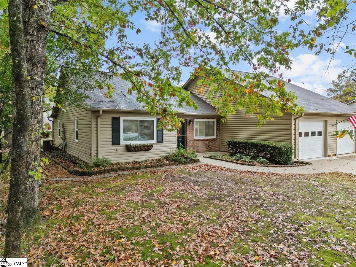Property image 2 at 214 S Woodgreen Way, Greenville, SC 29615