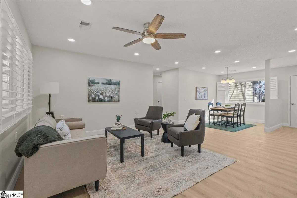 Property image 3 at 214 S Woodgreen Way, Greenville, SC 29615