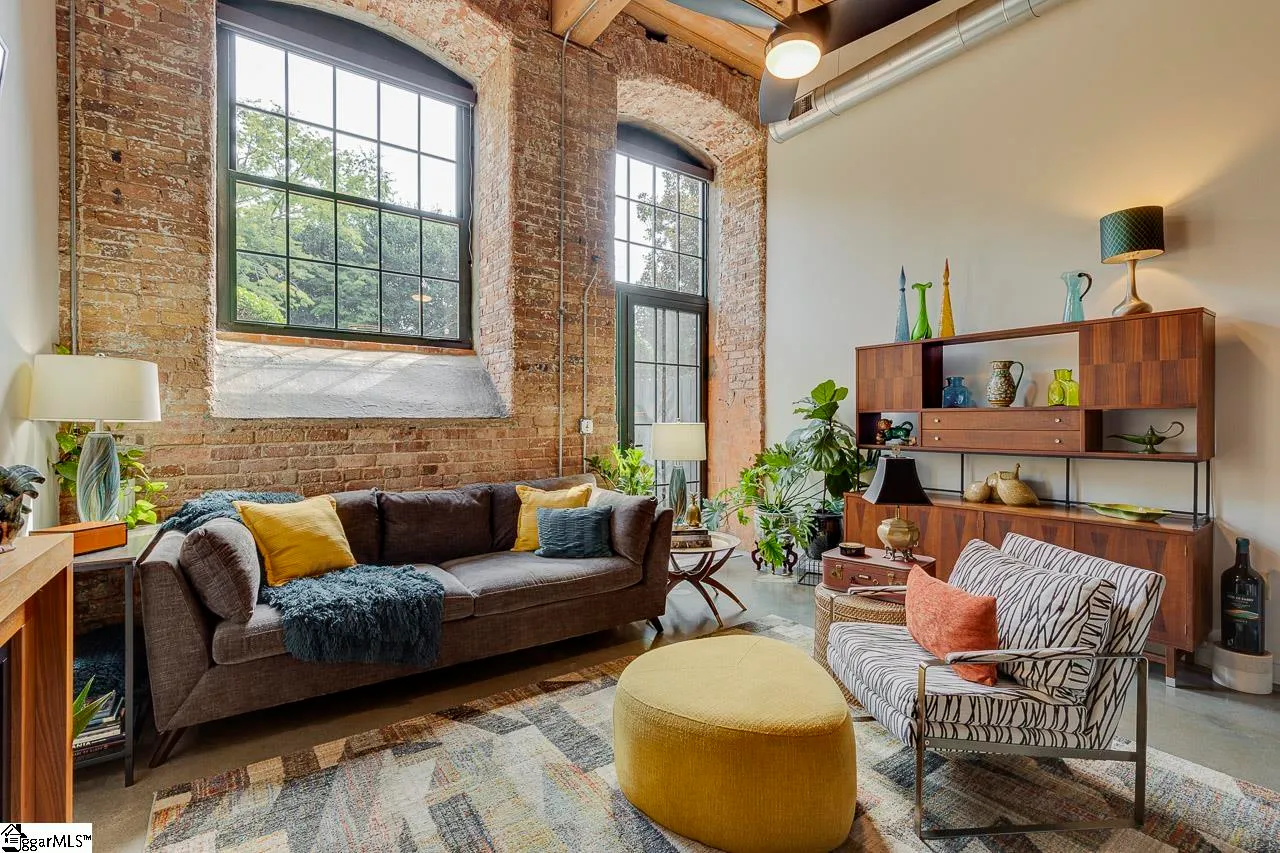 Property image 2 at 400 Mills Avenue, Greenville, SC 29605