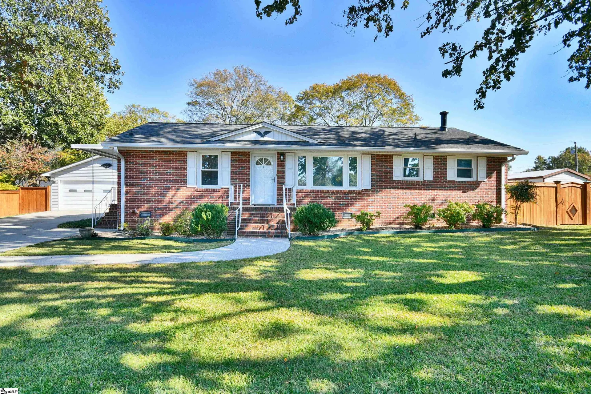 Laurel Heights, Greenville Community