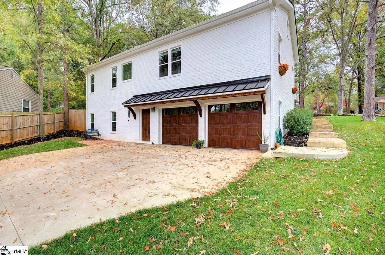 Property image 2 at 2 Prancer Avenue, Greenville, SC 29605