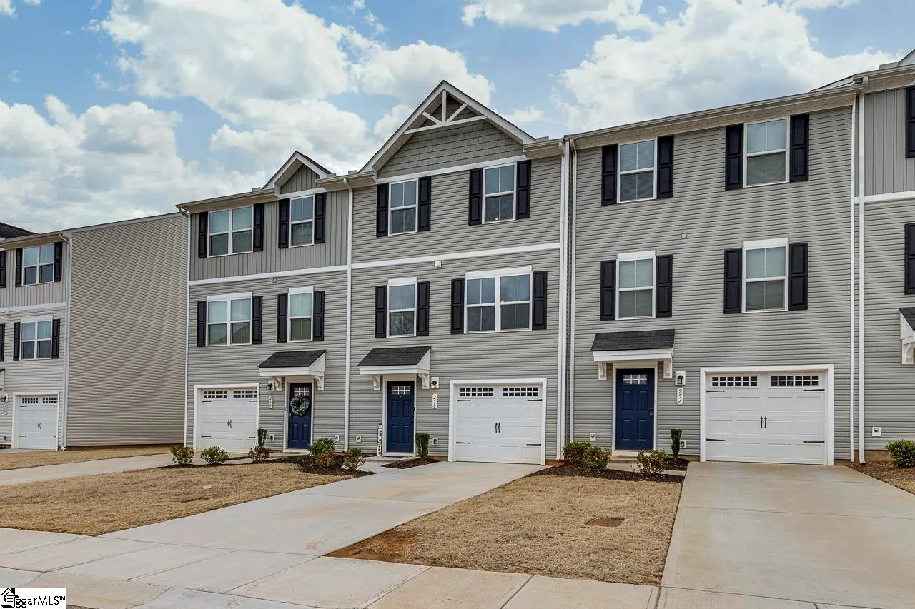 Property image 2 at 258 Brooklane Court, Easley, SC 29642-1679