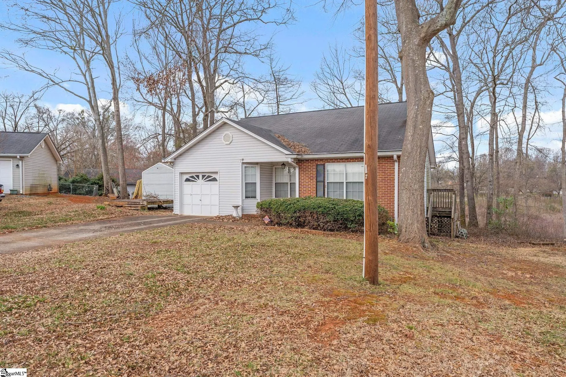 Property image 2 at 2 Ridgeside Court, Greenville, SC 29617-1755