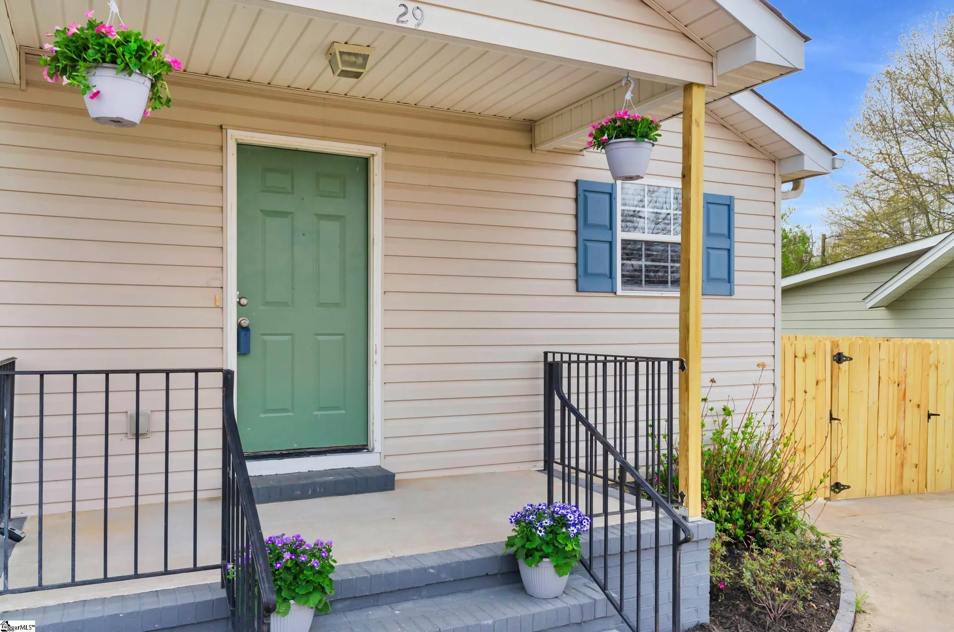 Property image 2 at 29 Landwood Avenue, Greenville, SC 29607