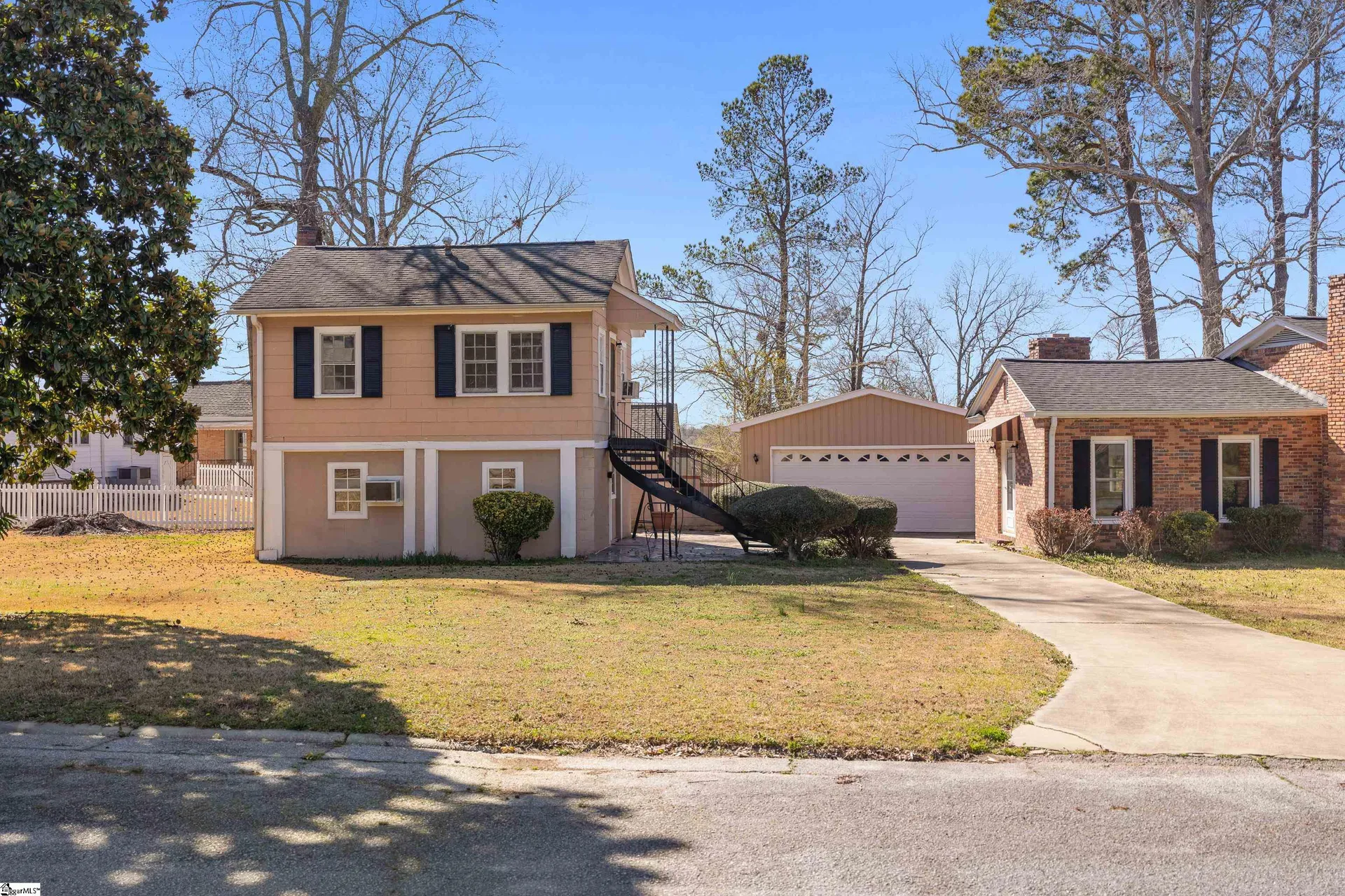 Property image 3 at 100 Chestnut Street, Clinton, SC 29325