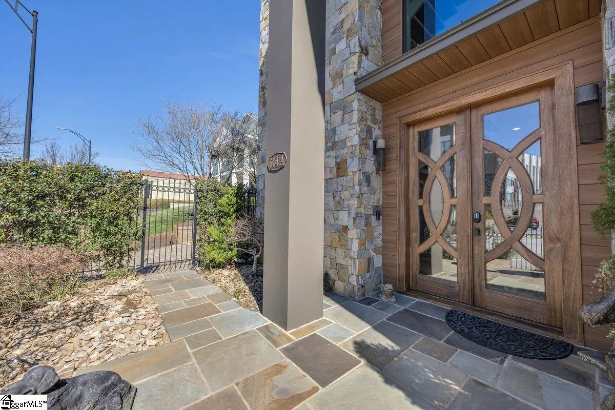 Property image 3 at 604 N Main Street, Greenville, SC 29601