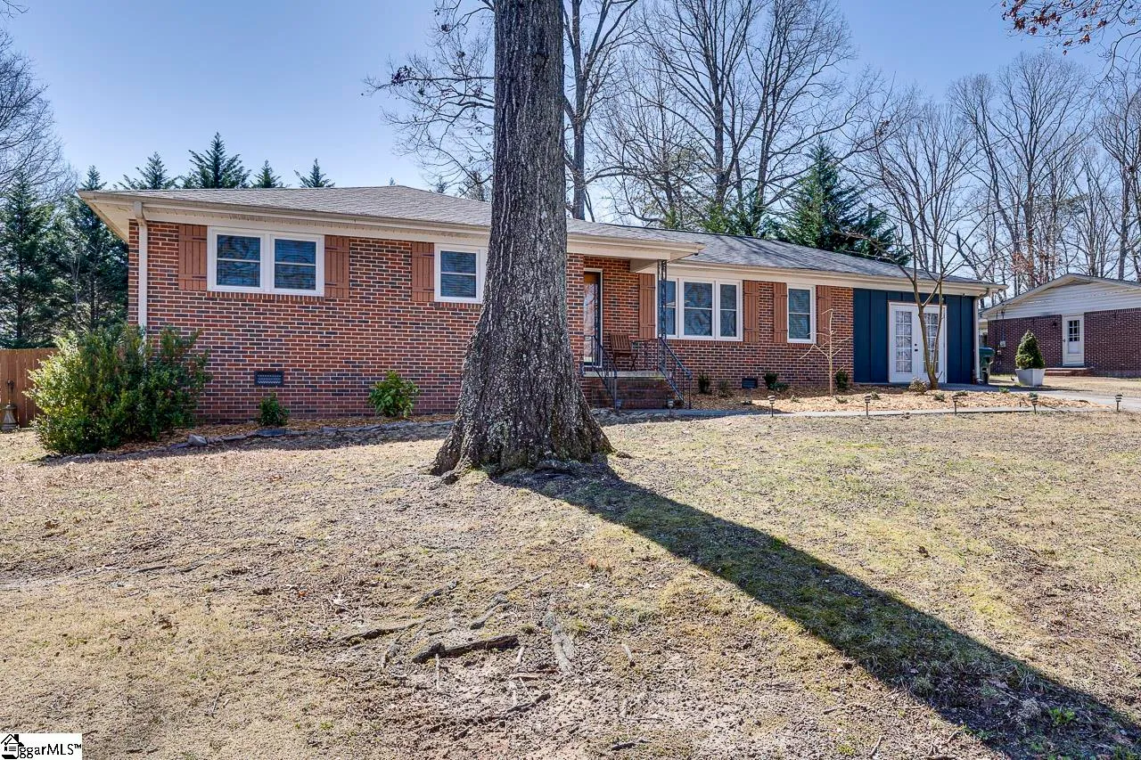 Property image 2 at 6 Strand Court, Taylors, SC 29687