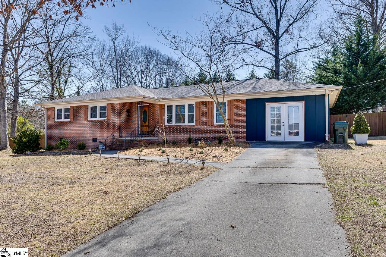 Property image 3 at 6 Strand Court, Taylors, SC 29687