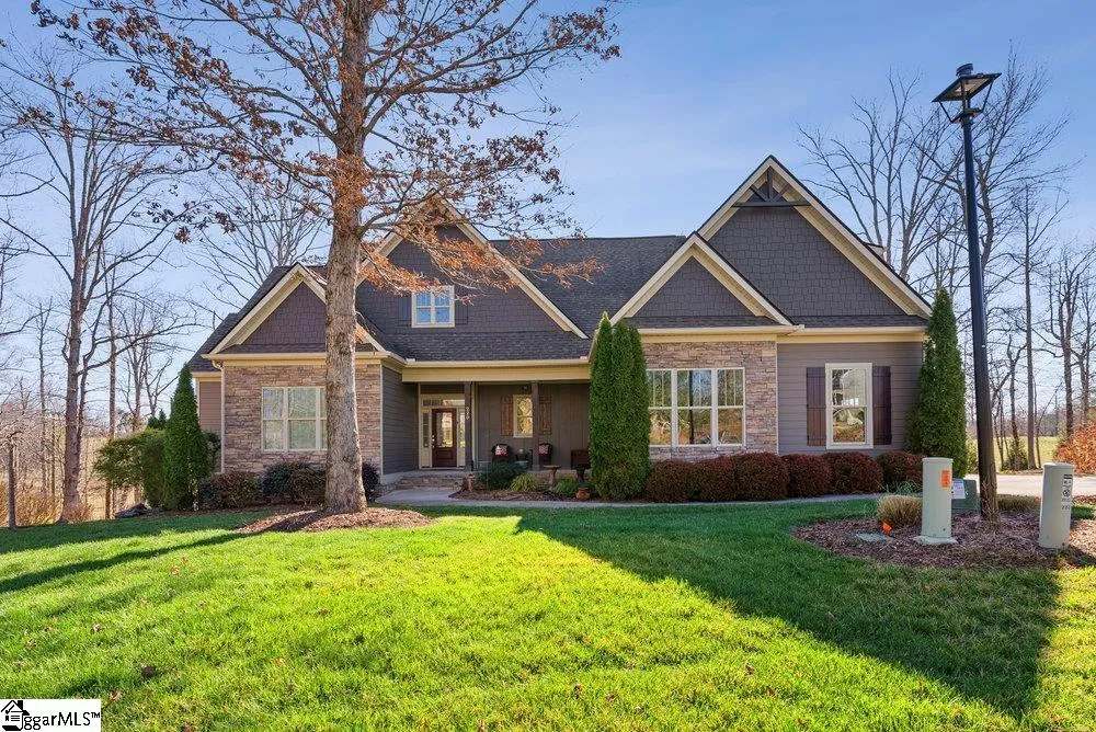 220 Lord Byron Lane
