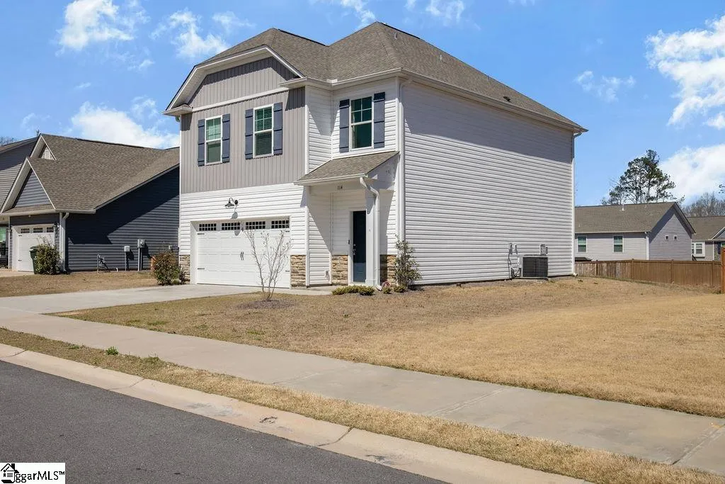 Property image 2 at 114 Bruinen Drive, Fountain Inn, SC 29644