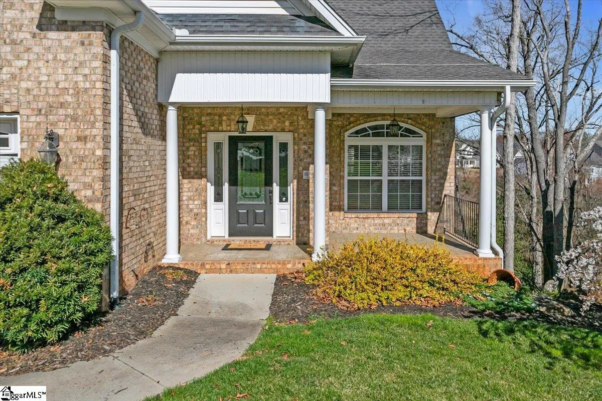 Property image 2 at 124 Briar Park Drive, Greer, SC 29651