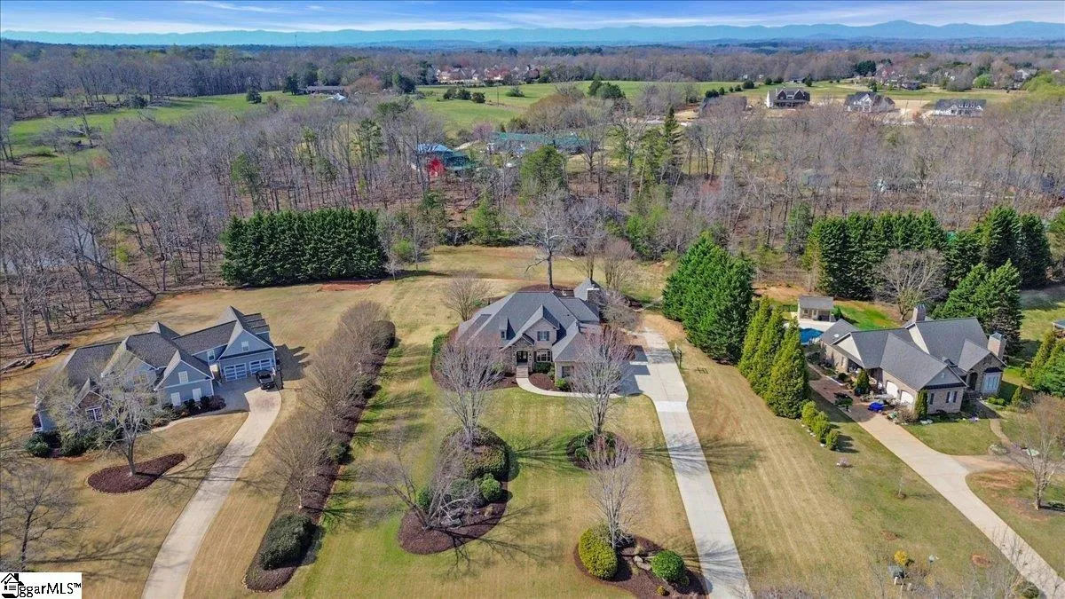 Property image 3 at 24 Bay Point Way, Taylors, SC 29687