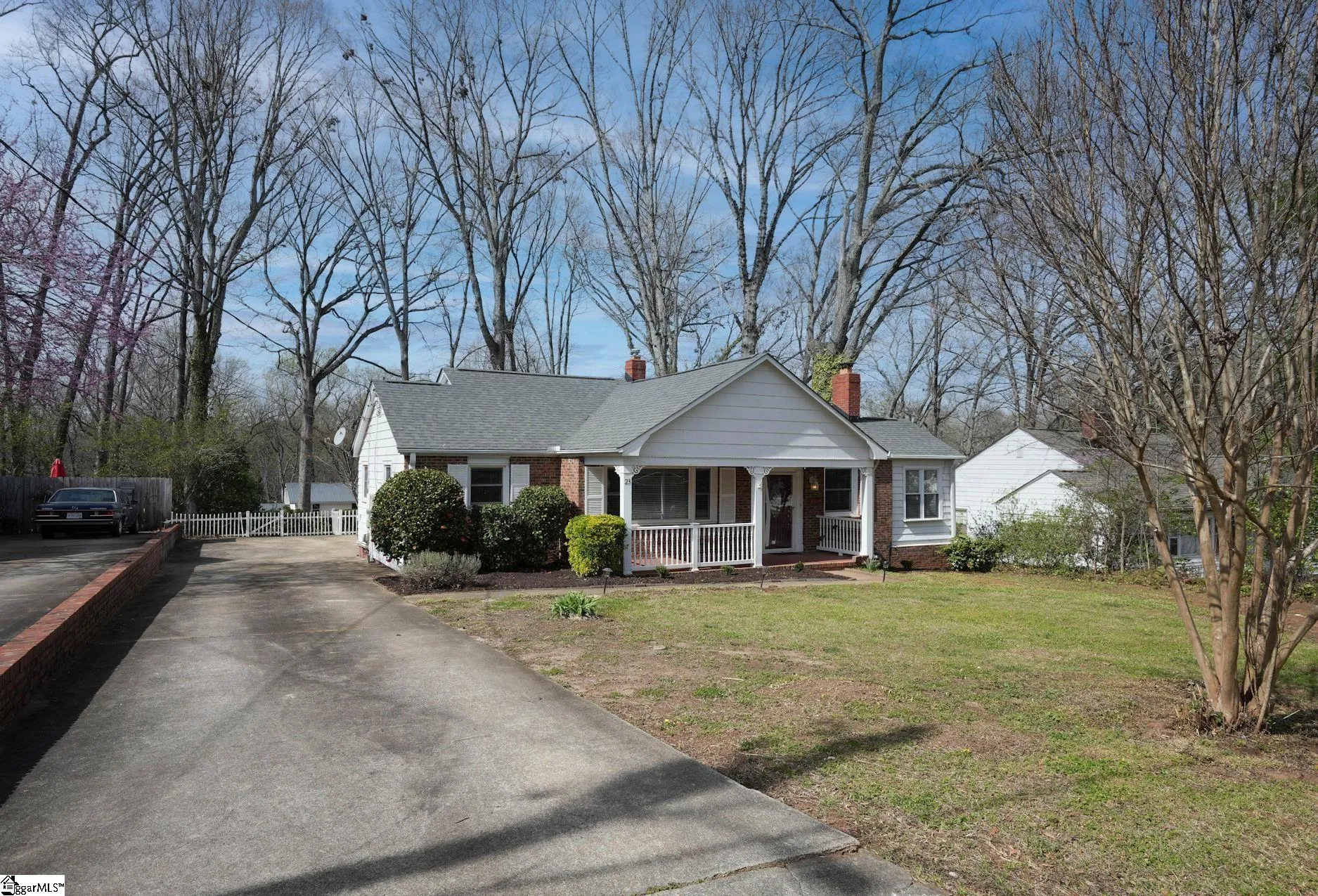Property image 2 at 23 Bradley Boulevard, Greenville, SC 29609