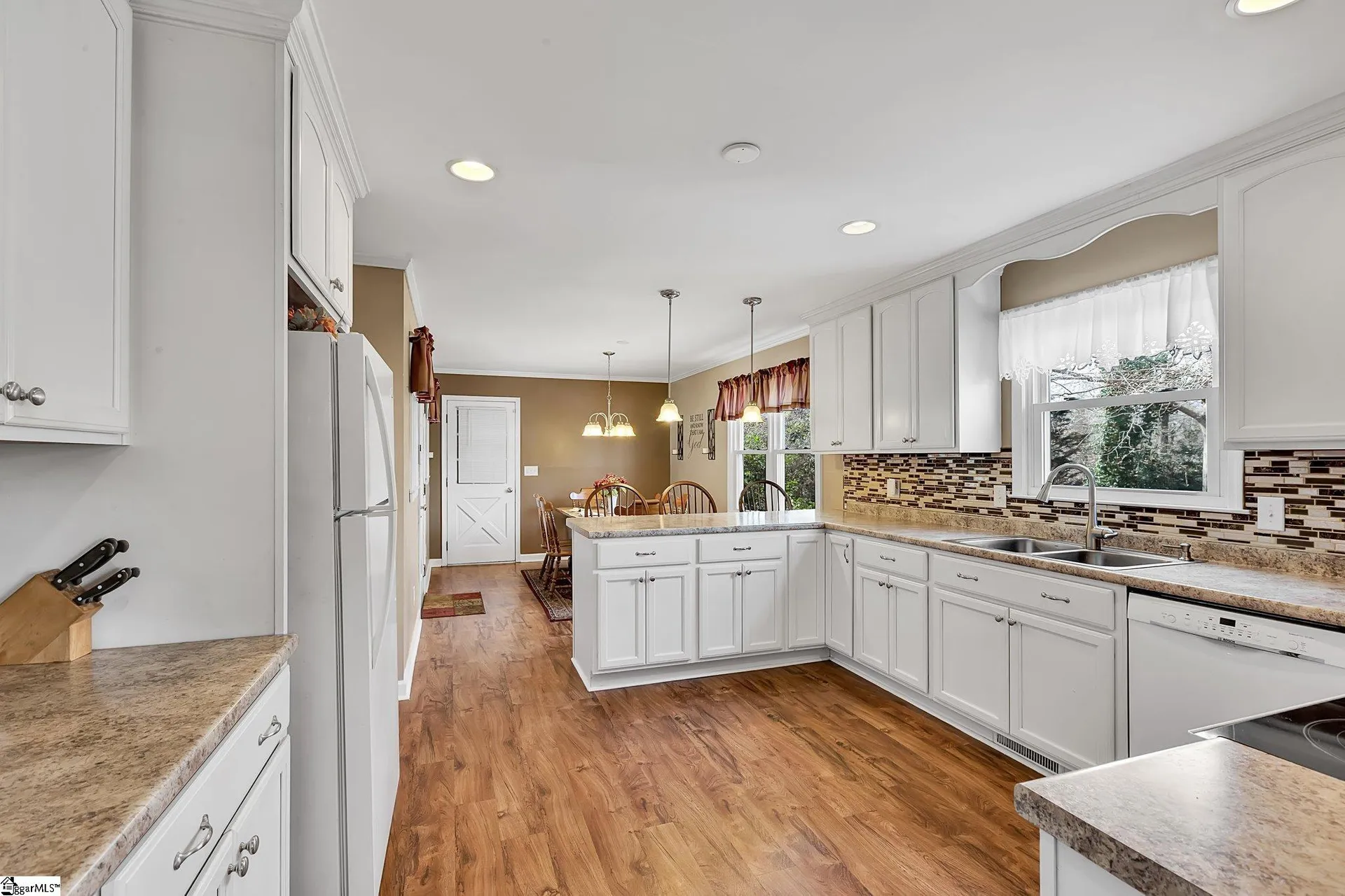 Property image 3 at 5 E Woodburn Drive, Taylors, SC 29687