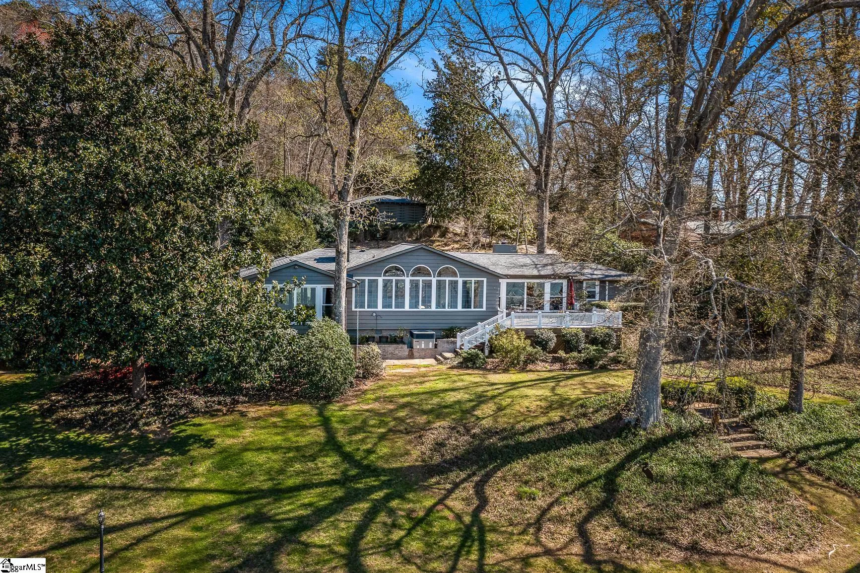 830 Lakeside Drive