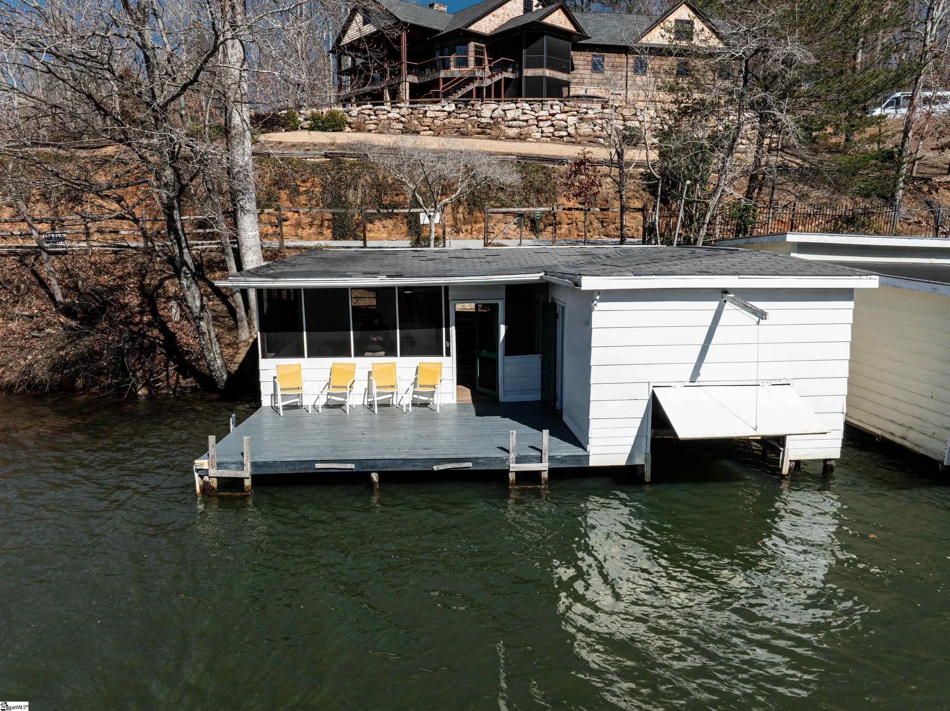354 E Lakeshore Drive