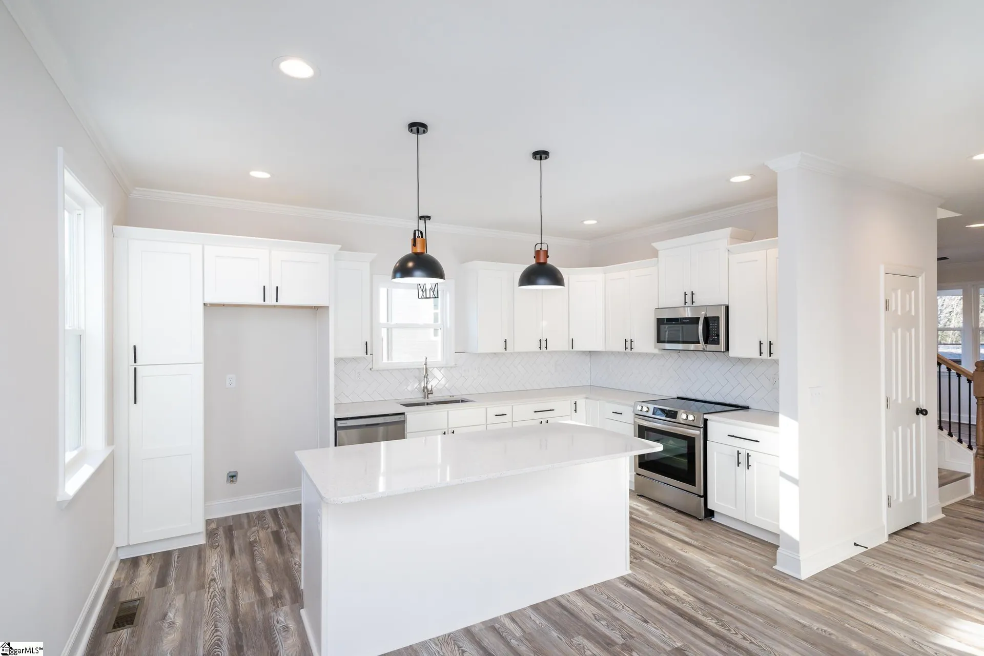 Property image 4 at 41 Woodlawn Avenue, Greenville, SC 29611