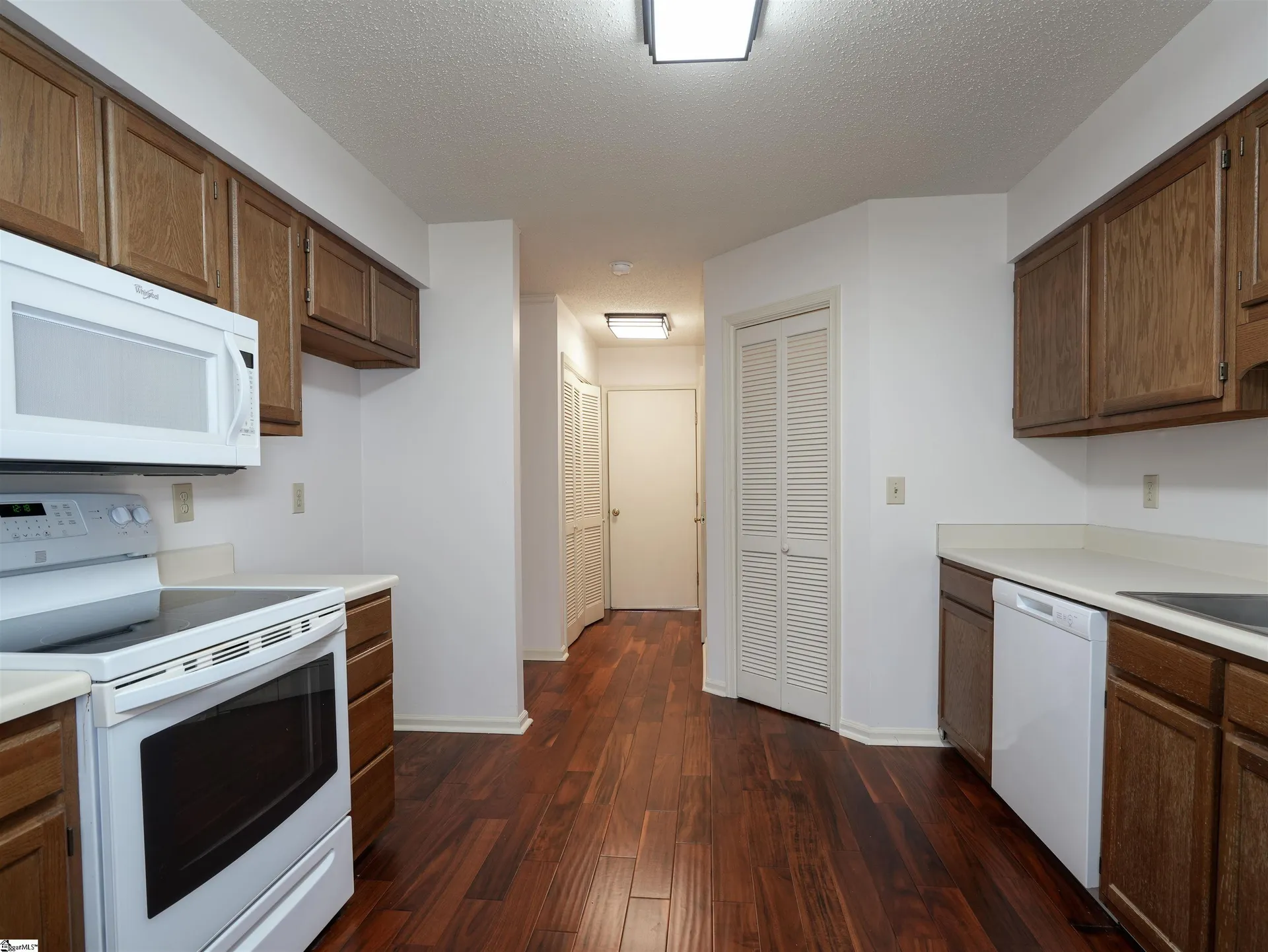 Property image 5 at 414 Lakeside Circle, Greenville, SC 29615-5325