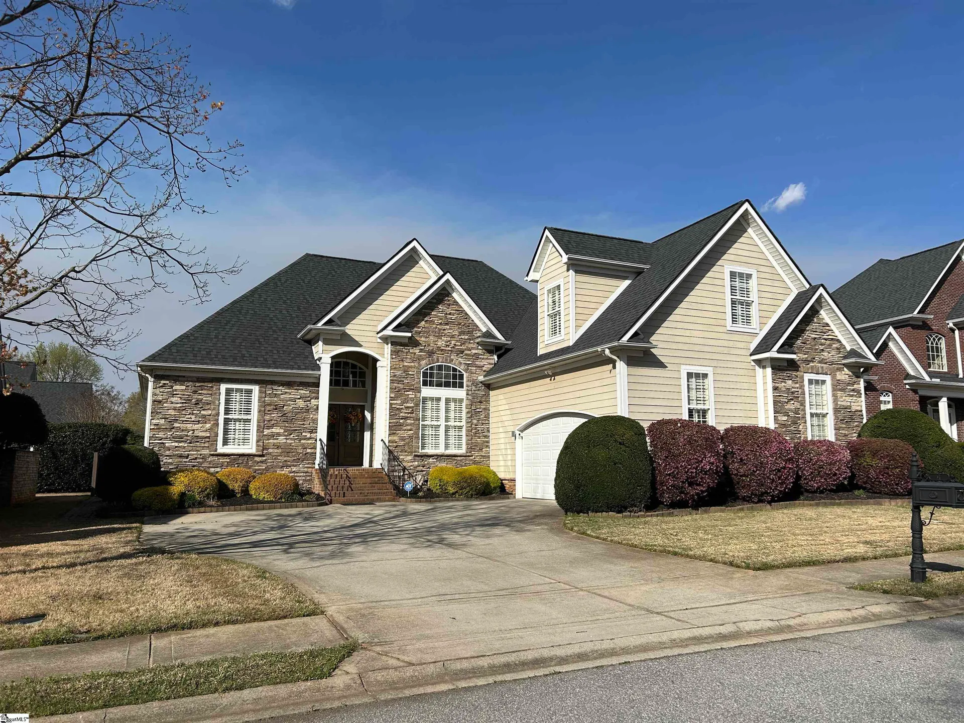 4 Lone Oak Avenue