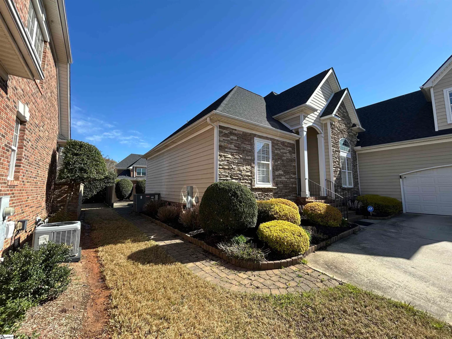 Property image 2 at 4 Lone Oak Avenue, Simpsonville, SC 29681