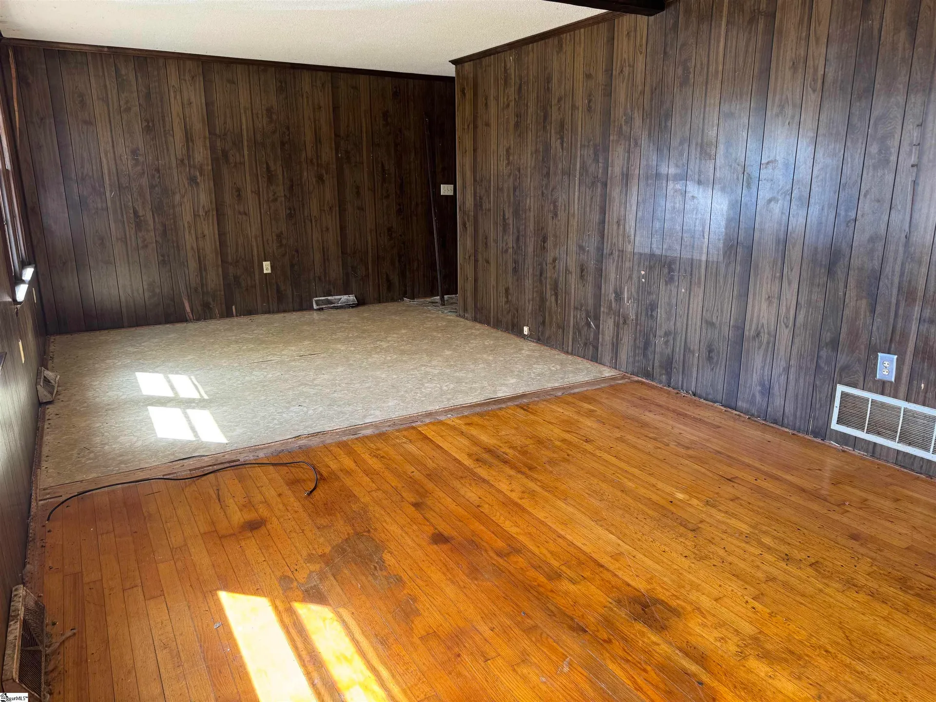 Property image 2 at 203 Montgomery Street, Laurens, SC 29360
