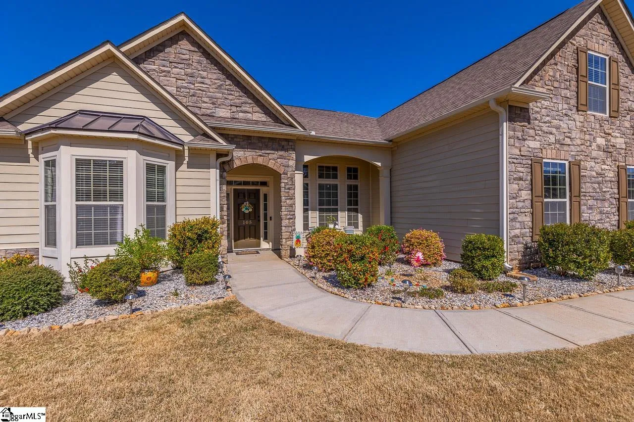 Property image 2 at 105 Cooper Oaks Court, Simpsonville, SC 29681