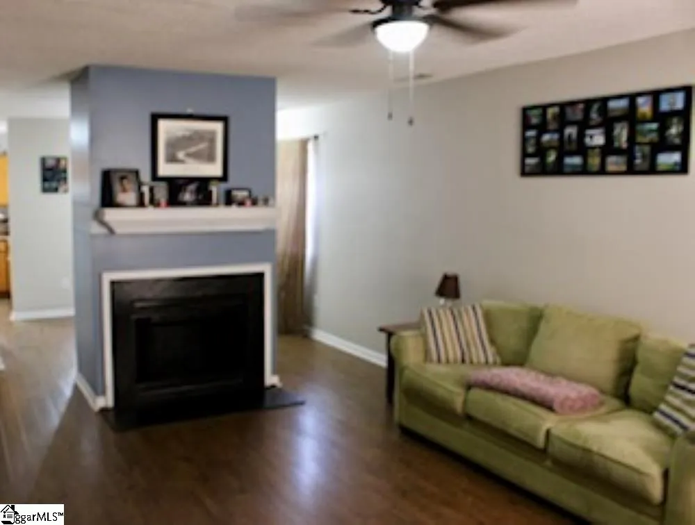 Property image 3 at 10 Allenwood Lane, Greer, SC 29650