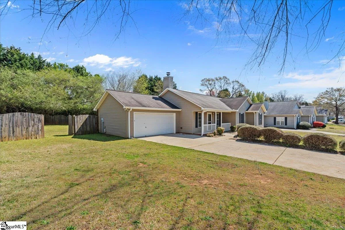 Property image 3 at 309 Golden Leaf Lane, Simpsonville, SC 29681